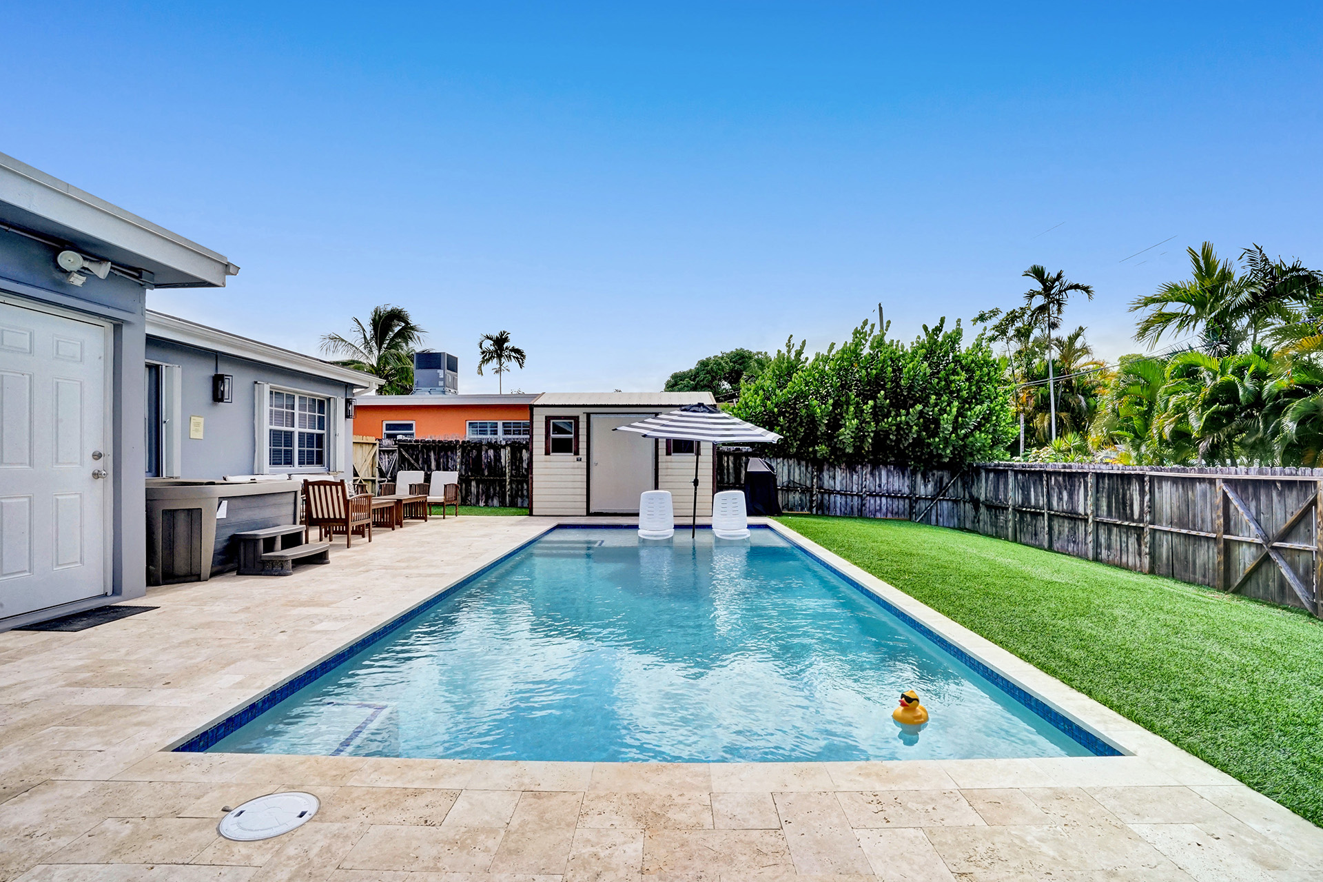 Hollywood Home 978811