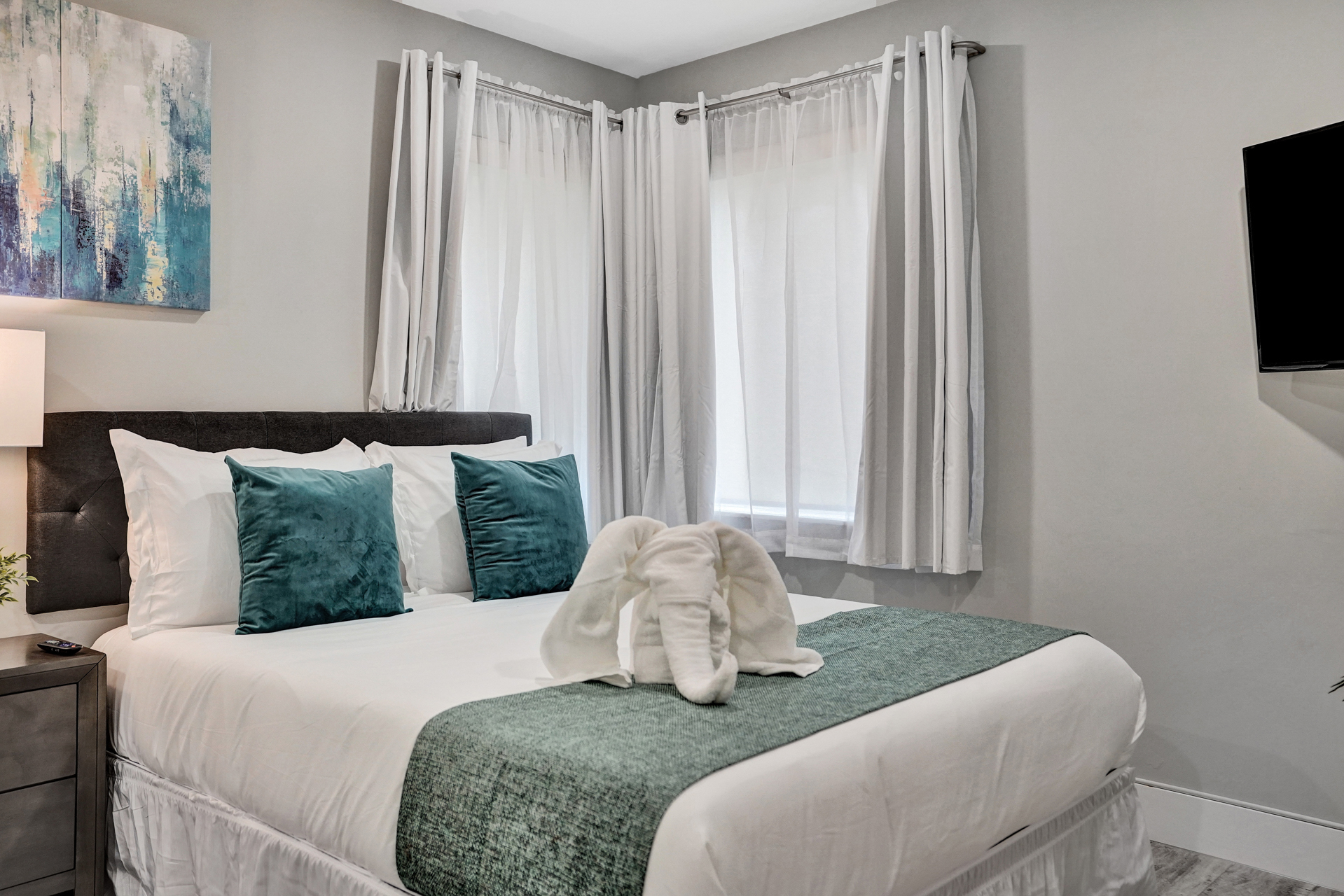 Hollywood Home 978812