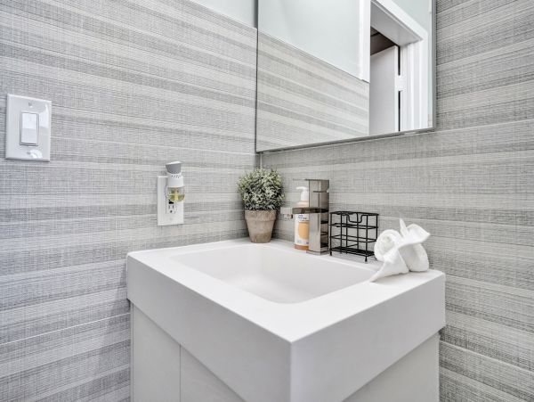 Hollywood Home 978812