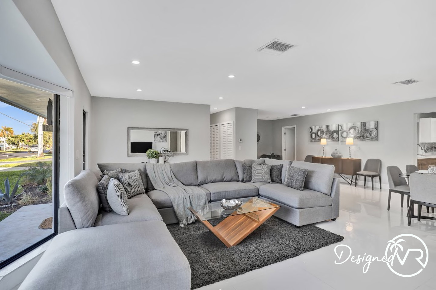 Hollywood Home 978813