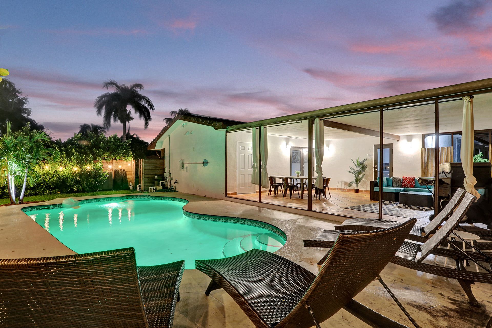 Hollywood Home 978813