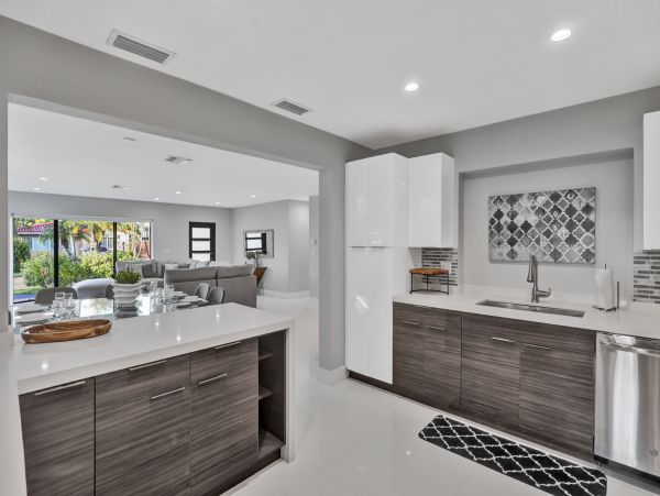 Hollywood Home 978813