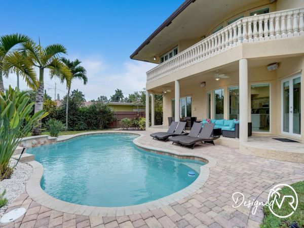 Hollywood Home 978815