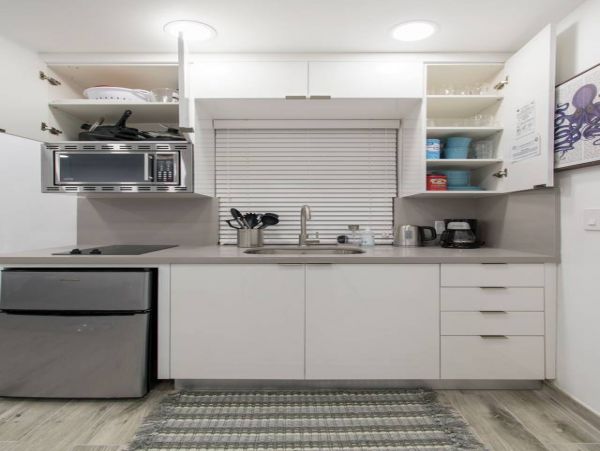 Hollywood Condo 978816