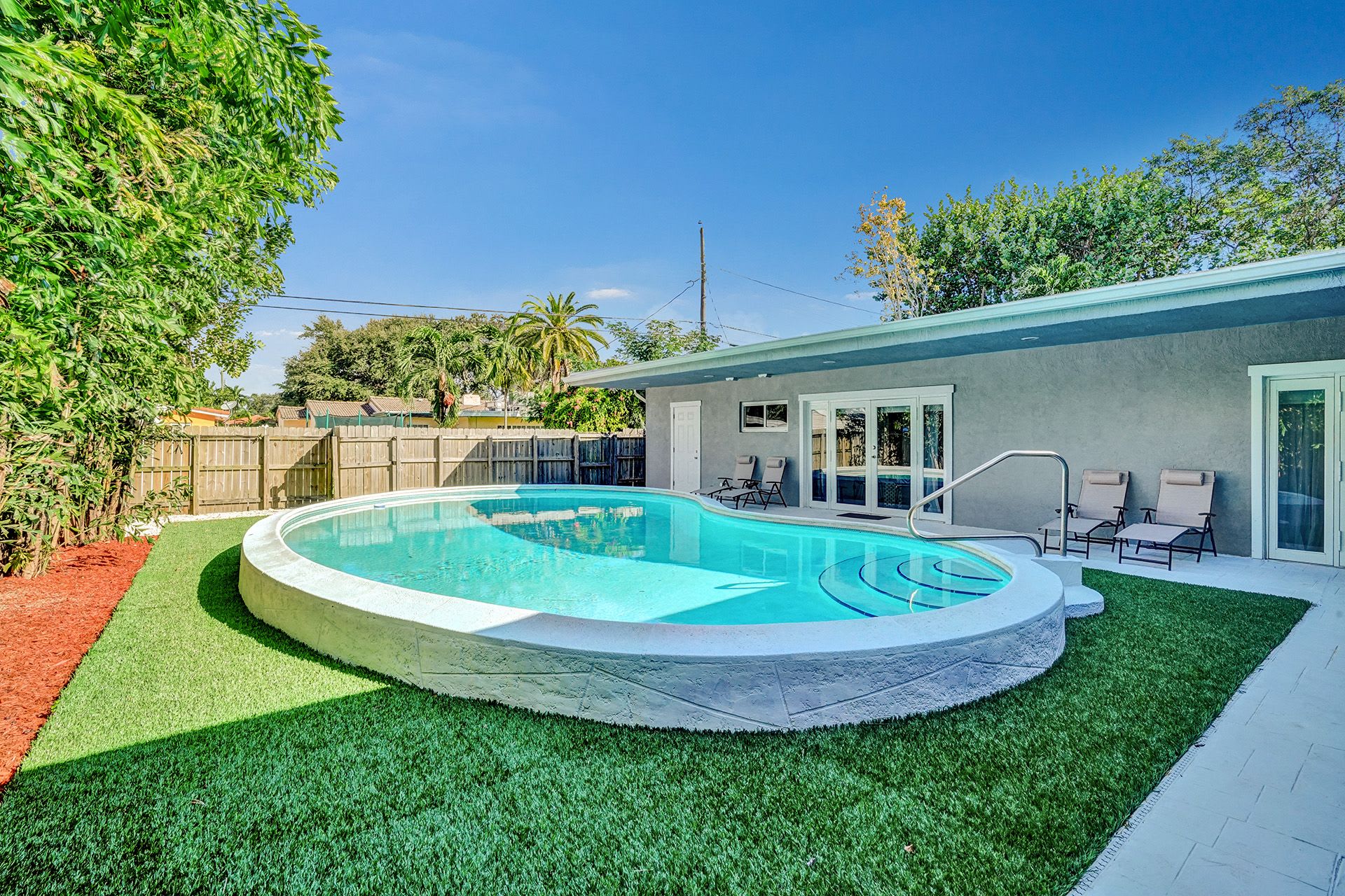 Luxury 5 Bedroom Pool Home in Hollywood FL Walk To Beach