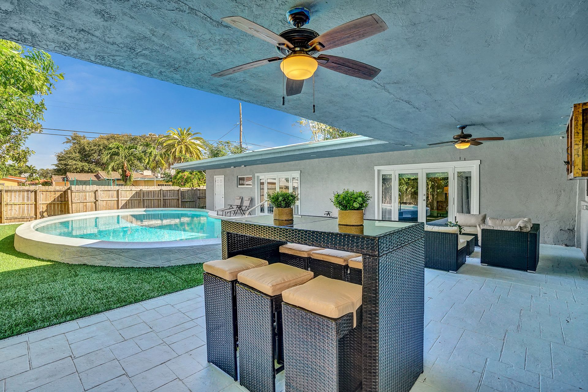 Luxury 5 Bedroom Pool Home in Hollywood FL Walk To Beach
