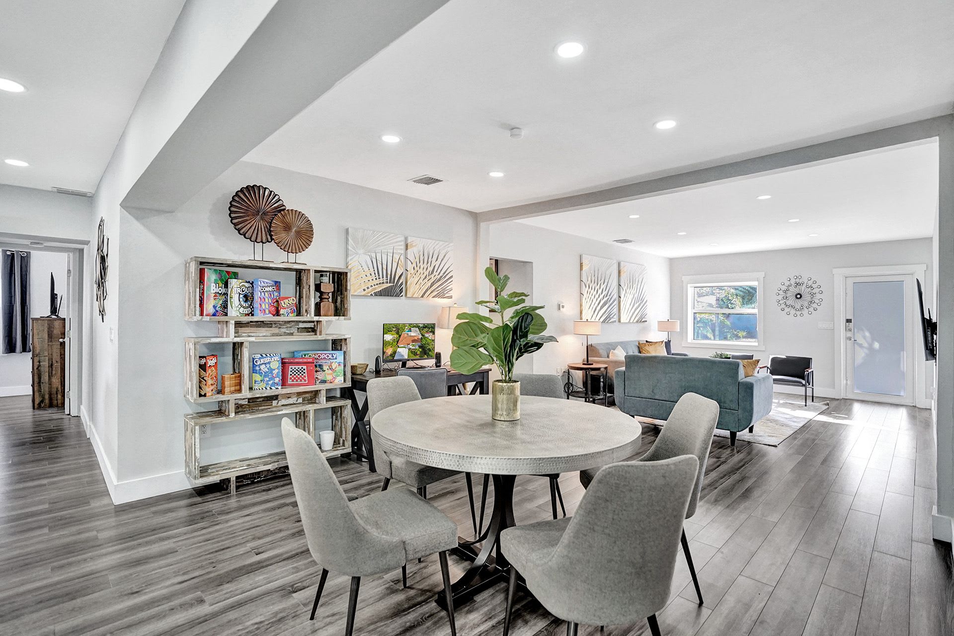 Luxury 5 Bedroom Pool Home in Hollywood FL Walk To Beach