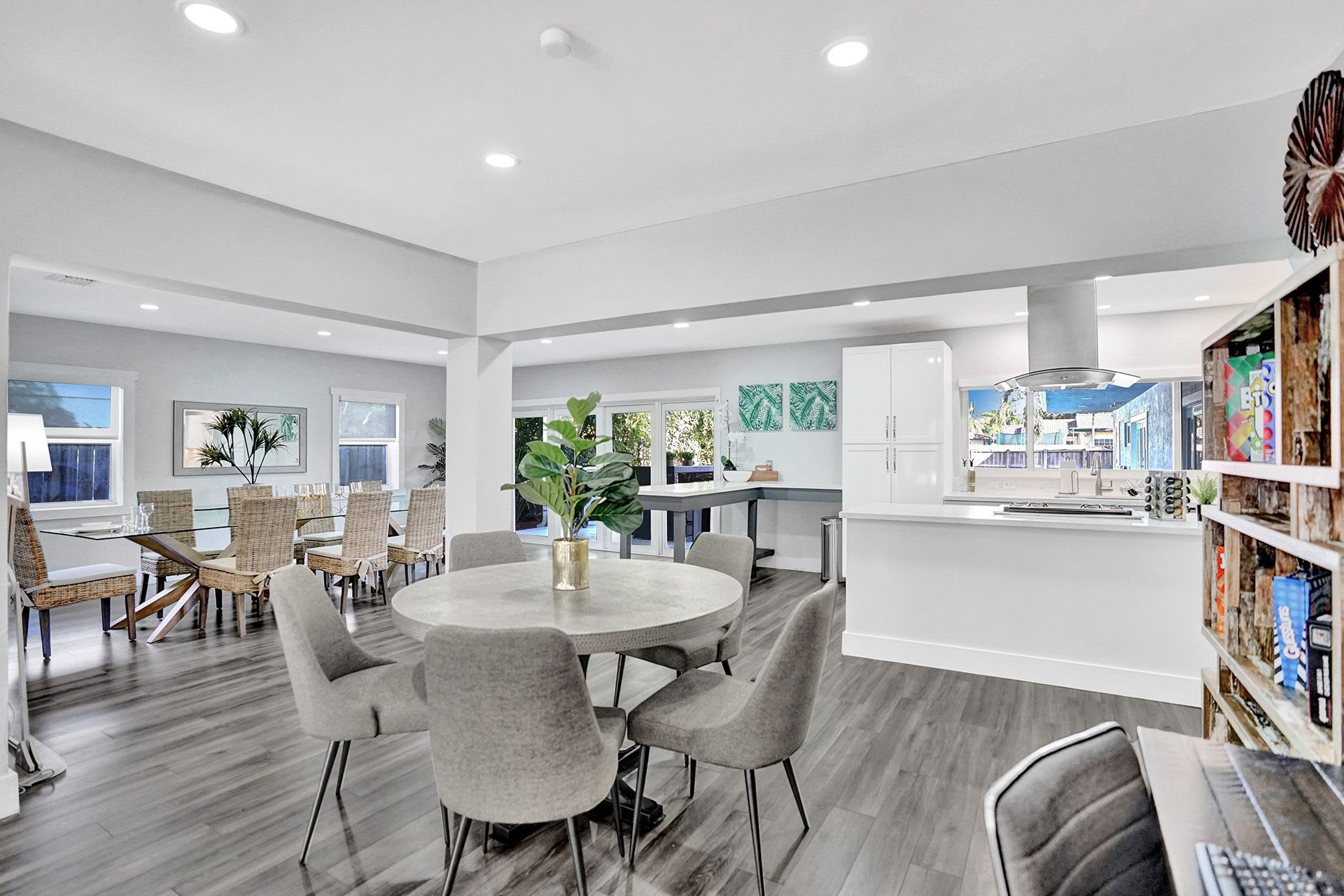 Luxury 5 Bedroom Pool Home in Hollywood FL Walk To Beach