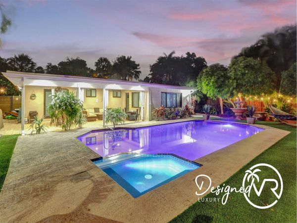 Hollywood Home 978820