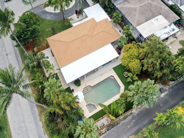 Hollywood Home 978820