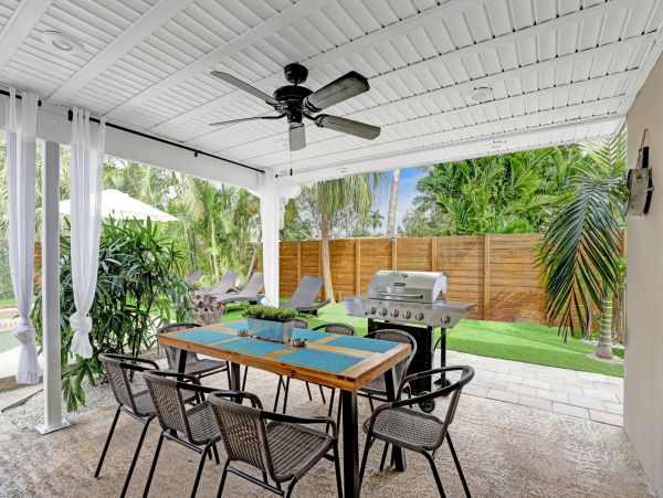 Hollywood Home 978820
