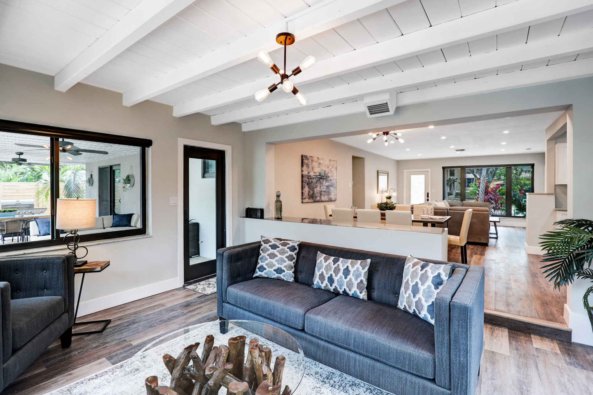 Hollywood Home 978820