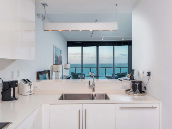 Miami Beach Condo 978824