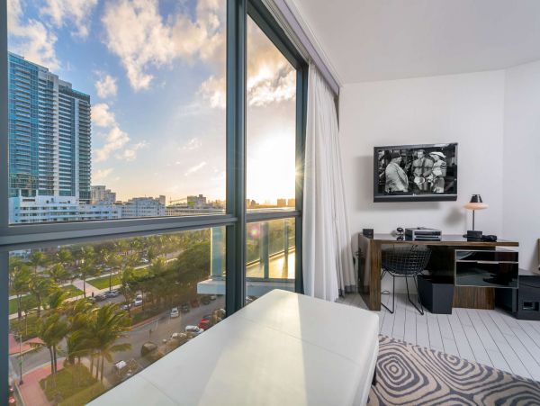 Miami Beach Condo 978824