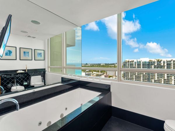 Miami Beach Condo 978826