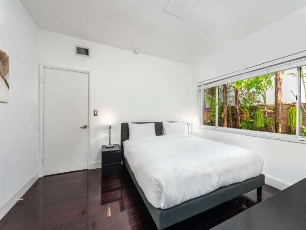 Miami Beach Home 978860