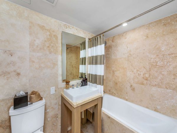 Miami Beach Condo 978863