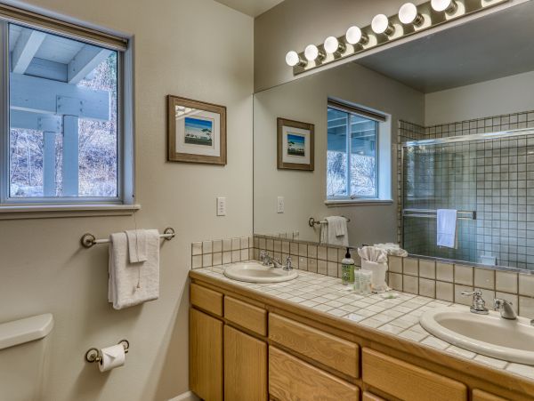 Lake Tahoe North Shore Home 978884