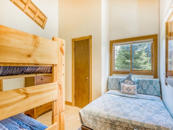 Lake Tahoe North Shore Home 978889