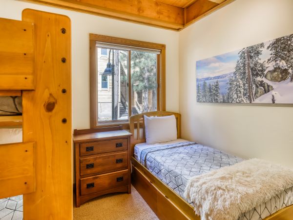 Lake Tahoe North Shore Home 978889