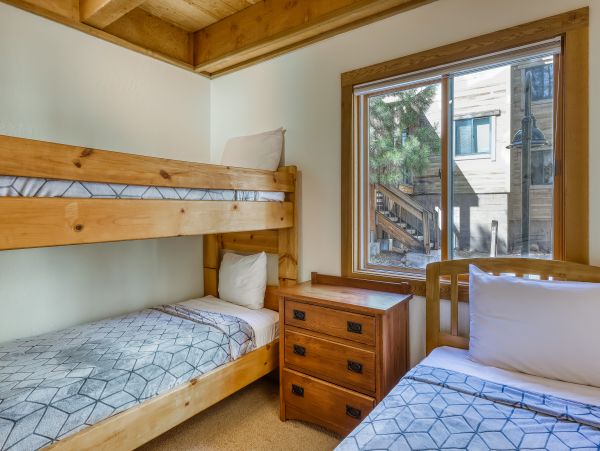 Lake Tahoe North Shore Home 978889