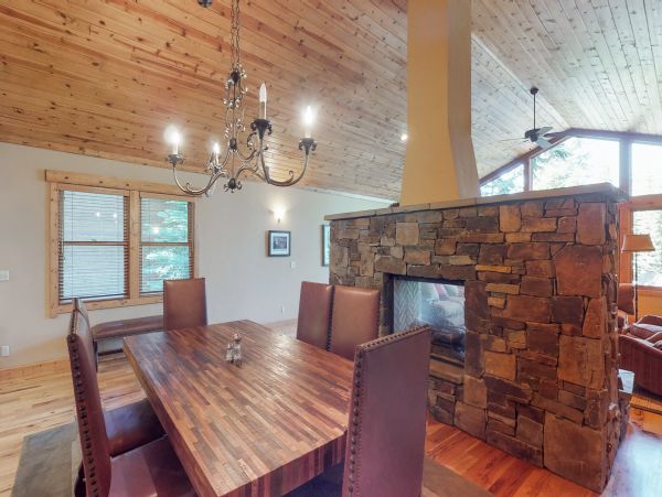 Lake Tahoe North Shore Home 978893