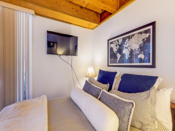 Lake Tahoe North Shore Home 978894