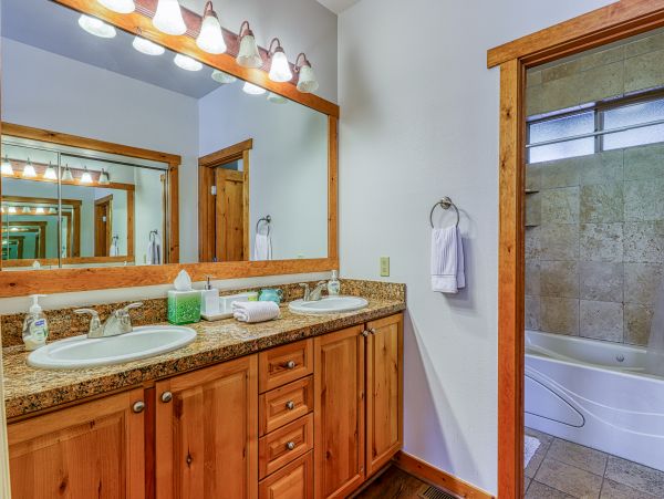Lake Tahoe North Shore Home 978897