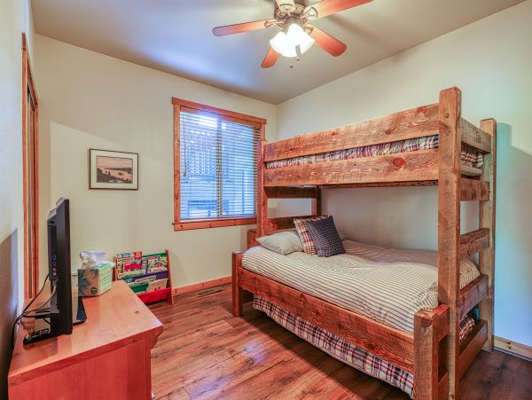 Lake Tahoe North Shore Home 978897