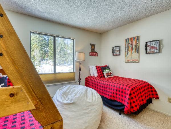 Lake Tahoe North Shore Home 978898