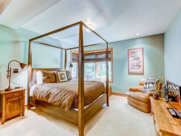 Lake Tahoe North Shore Home 978899