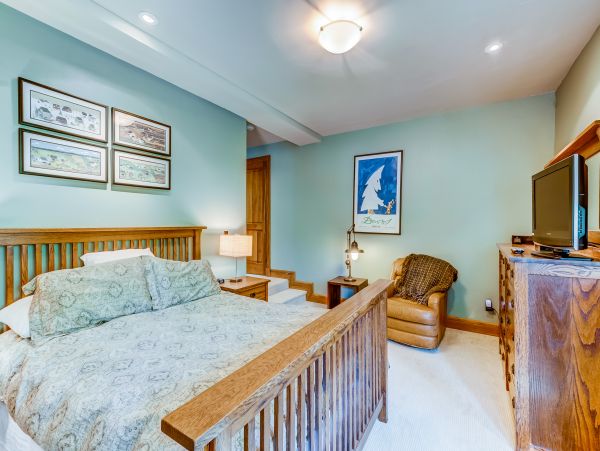 Lake Tahoe North Shore Home 978899