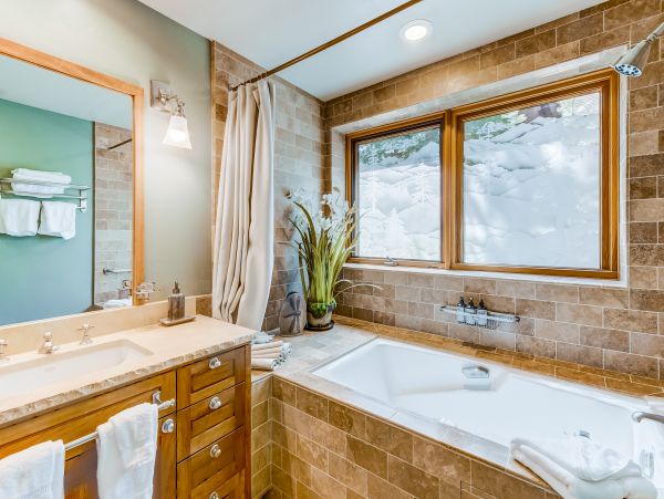 Lake Tahoe North Shore Home 978899