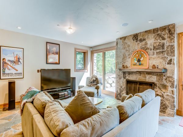 Lake Tahoe North Shore Home 978899