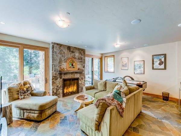 Lake Tahoe North Shore Home 978899