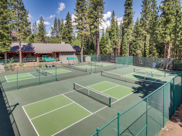 Lake Tahoe North Shore Home 978900