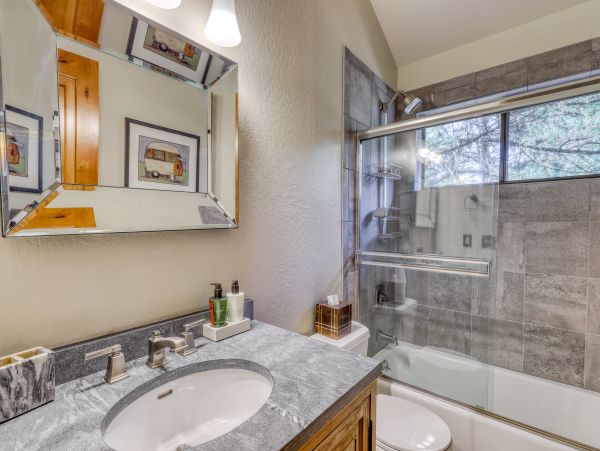 Lake Tahoe North Shore Home 978900