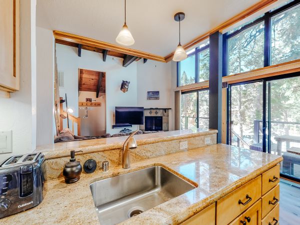 Lake Tahoe North Shore Home 978902