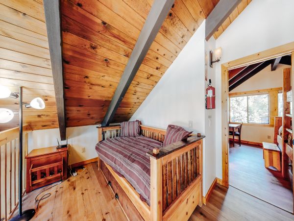 Lake Tahoe North Shore Home 978902