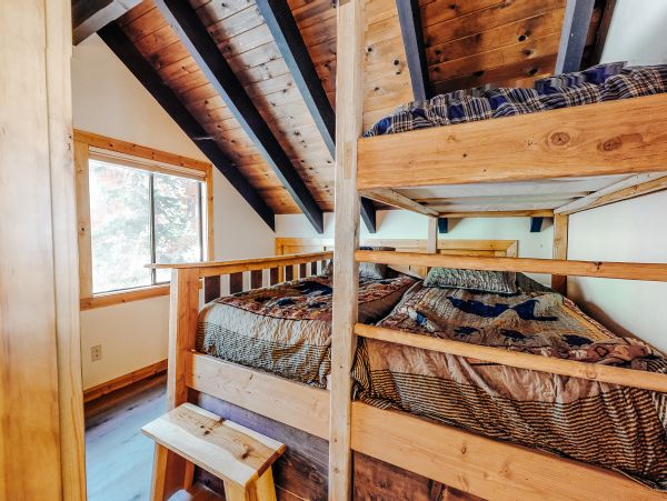 Lake Tahoe North Shore Home 978902