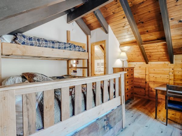 Lake Tahoe North Shore Home 978902