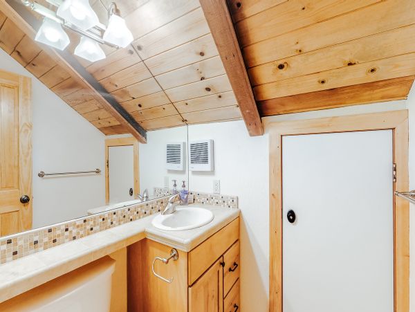 Lake Tahoe North Shore Home 978902