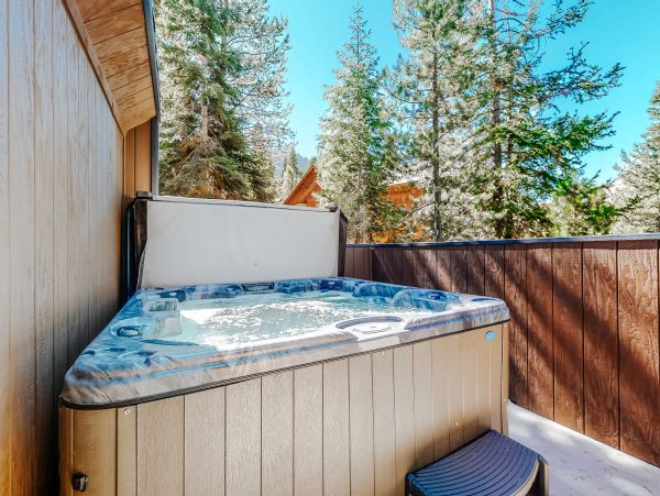 Lake Tahoe North Shore Home 978902