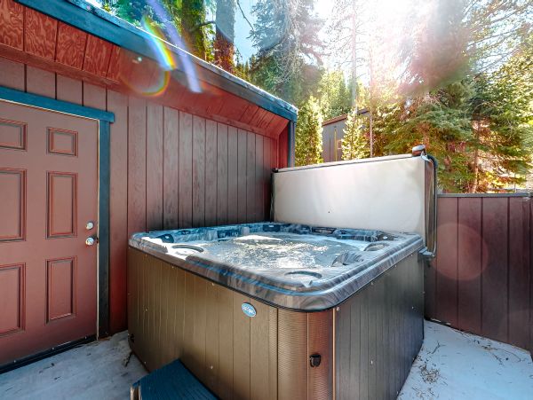 Lake Tahoe North Shore Home 978902
