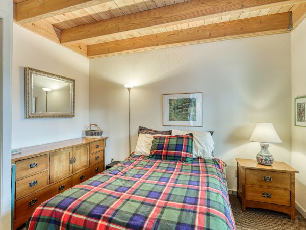 Lake Tahoe North Shore Home 978905
