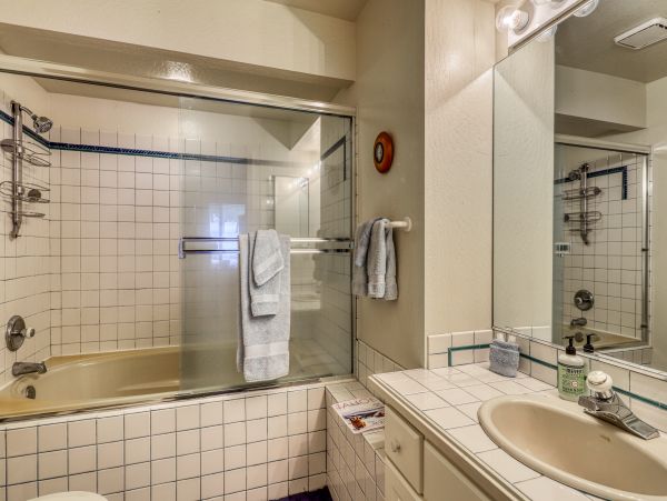 Lake Tahoe North Shore Home 978905