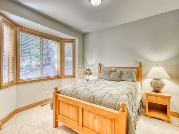 Lake Tahoe North Shore Home 978906