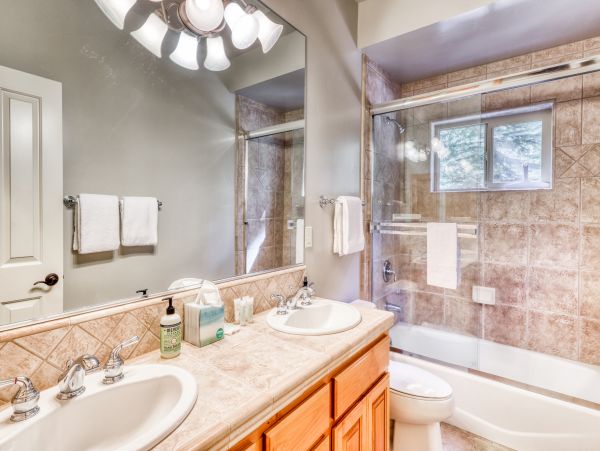 Lake Tahoe North Shore Home 978906