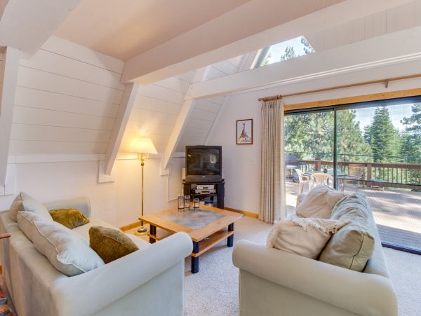 Lake Tahoe North Shore Home 978907