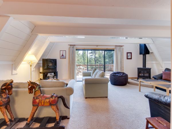 Lake Tahoe North Shore Home 978907